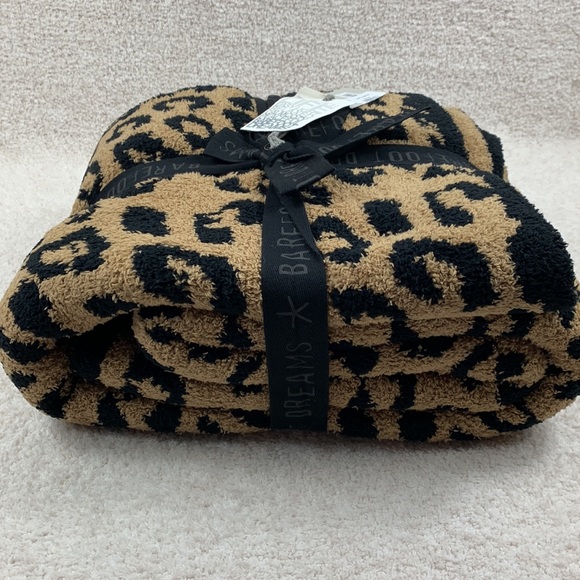 BAREFOOT DREAMS In the Wild Throw Blanket - Picture 5 of 6